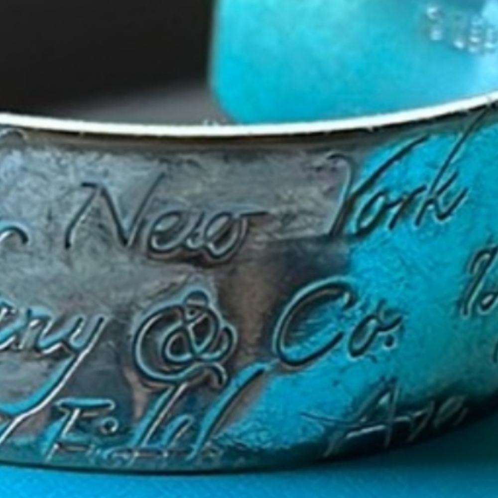 Please beware of these Tiffany Notes collection fakes!!!